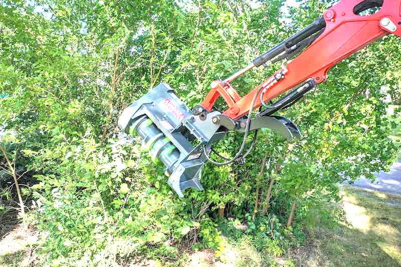 Loftness® Introduces Lightweight Battle Ax® Mulching Head for Compact Excavators